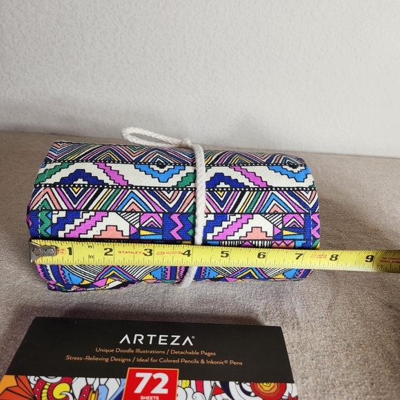 Star Joy Colored Pencils Roll Up Set - 70+ Vibrant Colors Arteza Coloring Book - Picture 8 of 9